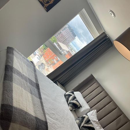 Modern 2 Bedroom City Centre Apartment W Balcony Mánchester Exterior foto